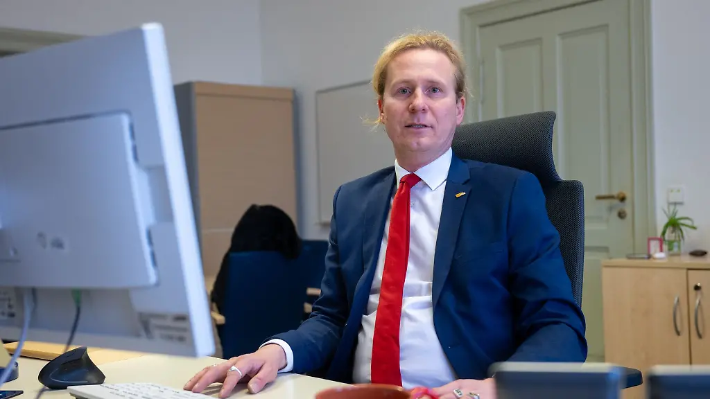 Kein-Rueckhalt-mehr-fuer-Bezirksstadtrat-Kevin-Hoenicke