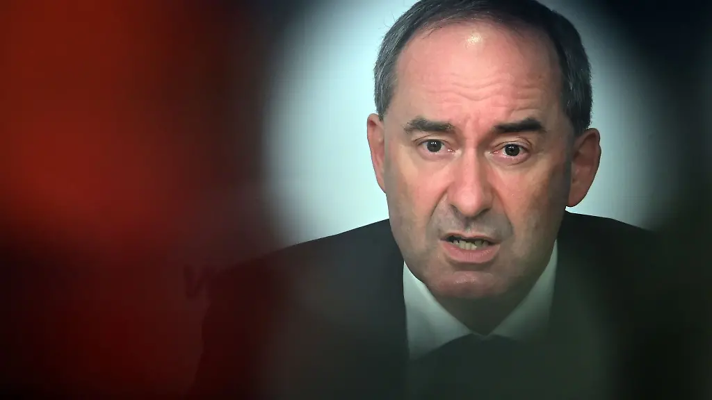 Wirtschaftsminister-Hubert-Aiwanger-Freie-Waehler-wehrt-sich-gegen-Kritik-an-der-Biosphaerenregion-Spessart