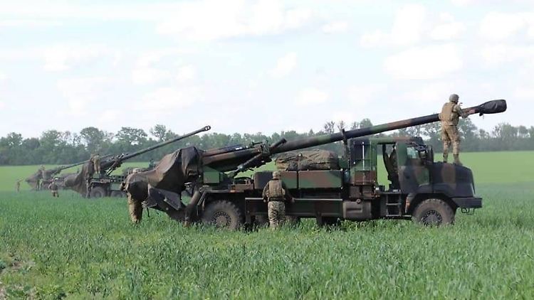 Französische Haubitzen vom Typ Caesar in der Ukraine. 
