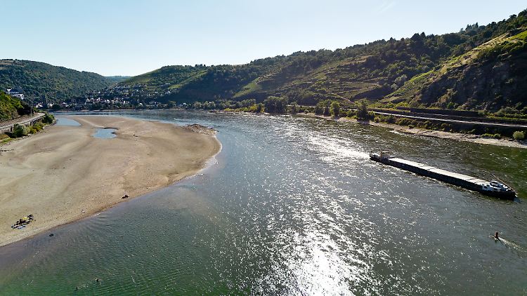 Der Rhein bei Oberwesel in Rheinland-Pfalz. Größere Regenfälle sind in den nächsten Tagen nicht in Sicht.