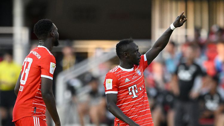 Mané zeigt bei den Bayern gleich wo er hinwill.