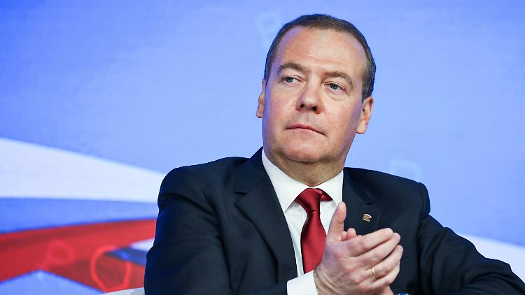 Dmitri Medwedew ist enger Vertrauter von Kremlchef Wladimir Putin. 