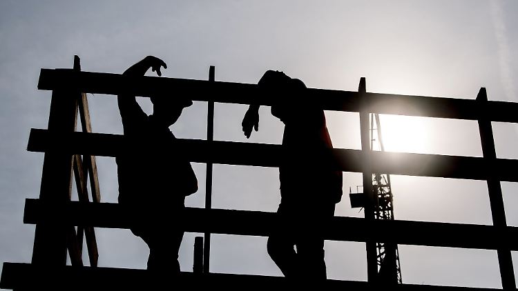 Die Gewerkschaft IG Bau fordert eine "Siesta" für Bauarbeiter.
