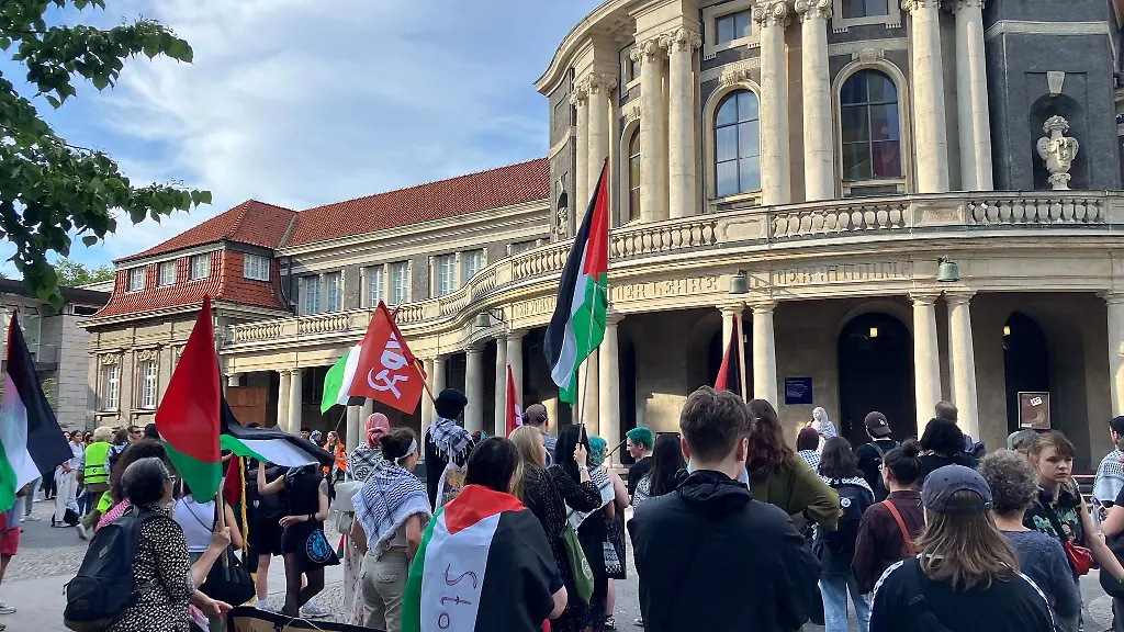 an-der-Demo-nahmen-rund-150-Menschen-teil