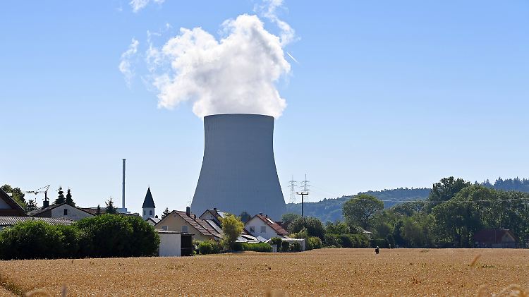 Isar 2 liegt etwa 80 Kilometer nordöstlich von München. Der Meiler soll zum Jahresende vom Netz gehen.