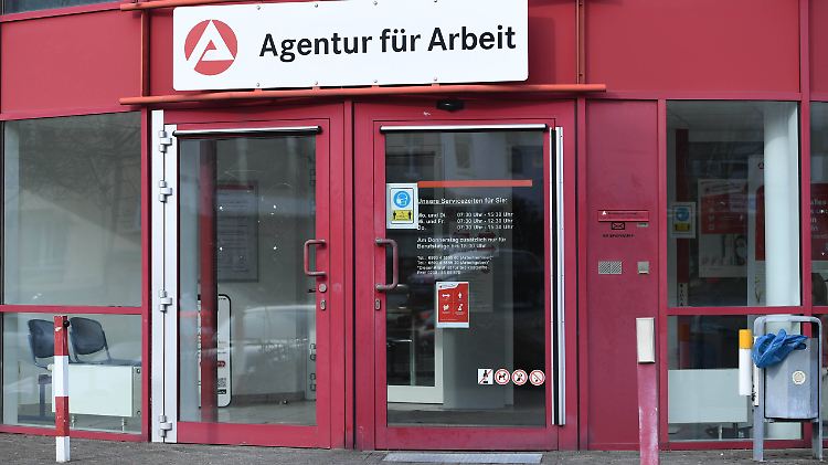 Kritiker am bisherigen Hartz-IV-System monieren unter anderem behördliche Willkür bei Leistungskürzungen.
