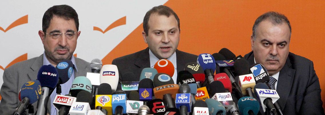 Die Minister Hassan, Bassil und Khalife (v.l.) erklären ihren Rücktritt.