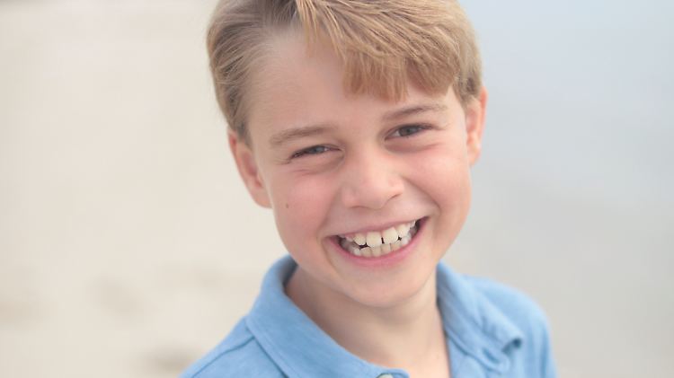 Prinz George auf seinem Geburtstagsporträt - aufgenommen von seiner Mutter Kate.