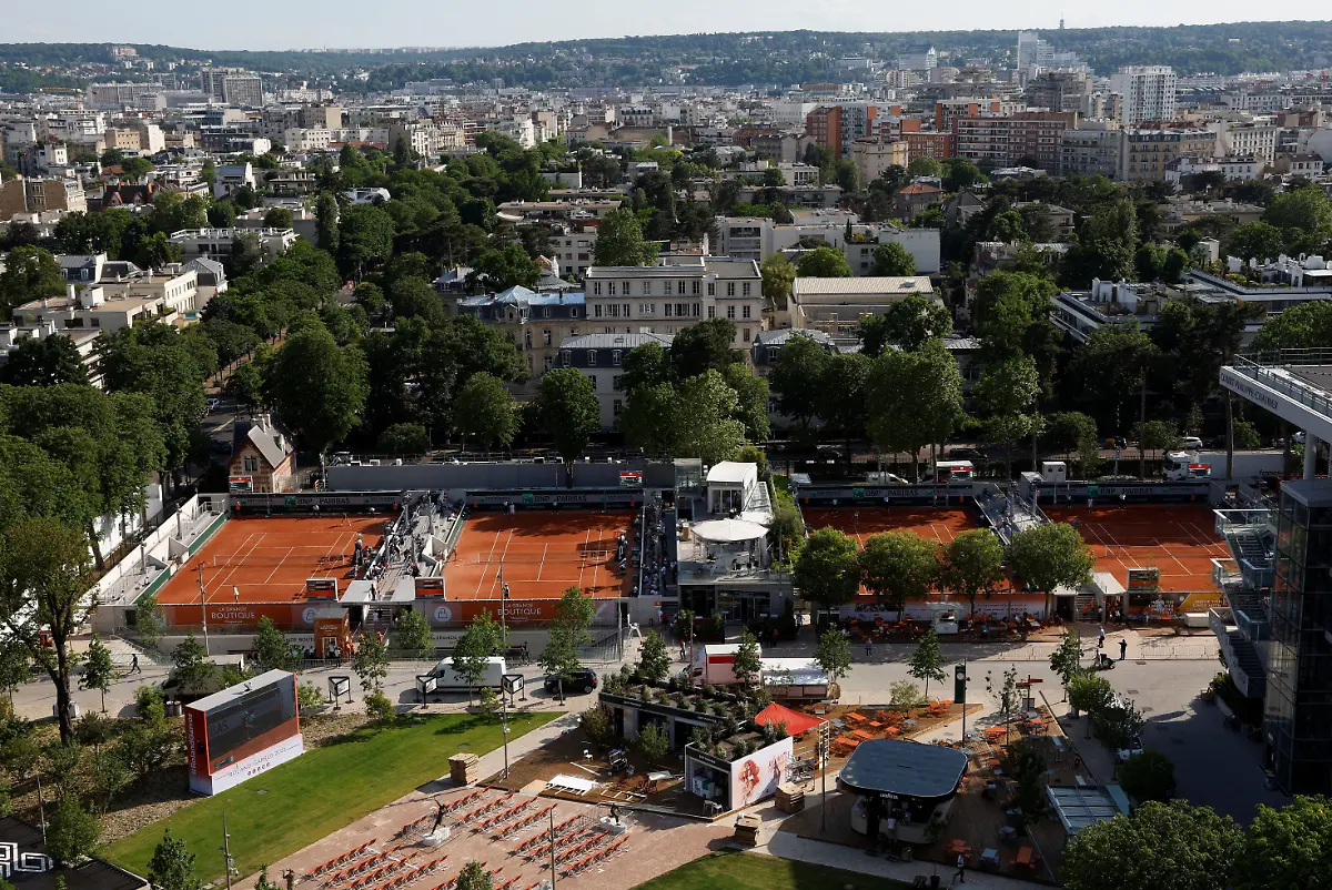 2024-06-11T100425Z-1800102865-RC249U95T5HH-RTRMADP-3-OLYMPICS-2024-TENNIS-ROLANDGARROS