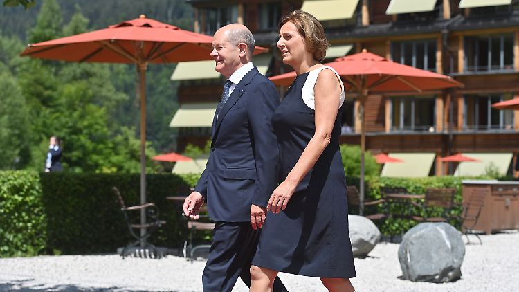 Bundeskanzler Olaf Scholz und Ehefrau Britta Ernst beim G7-Gipfel im Juni dieses Jahres.