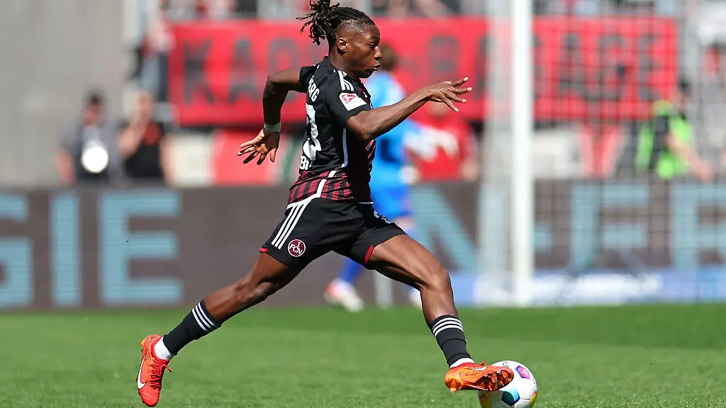 Fluegelspieler-Joseph-Hungbo-wird-den-1-FC-Nuernberg-nach-einer-Saison-wieder-verlassen