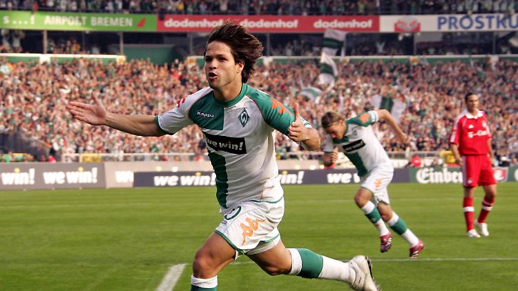Diego trifft 2006 gegen Bayern München.