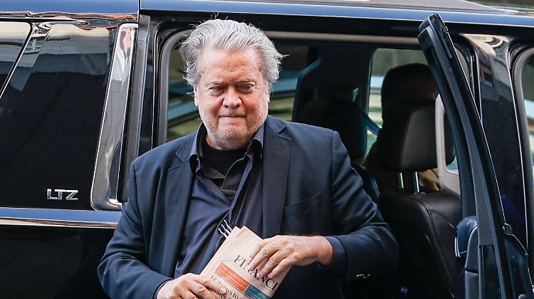 Bannon vor der Urteilsverkündung in Washington DC.