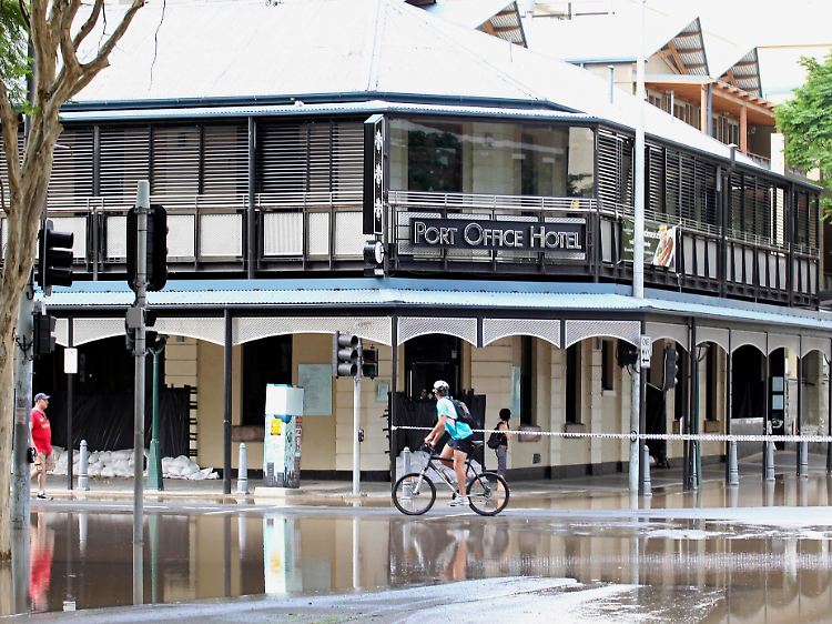 Hier kommt man noch mit dem Fahrrad lang: am Port Office Hotel im Stadtzentrum Brisbanes.