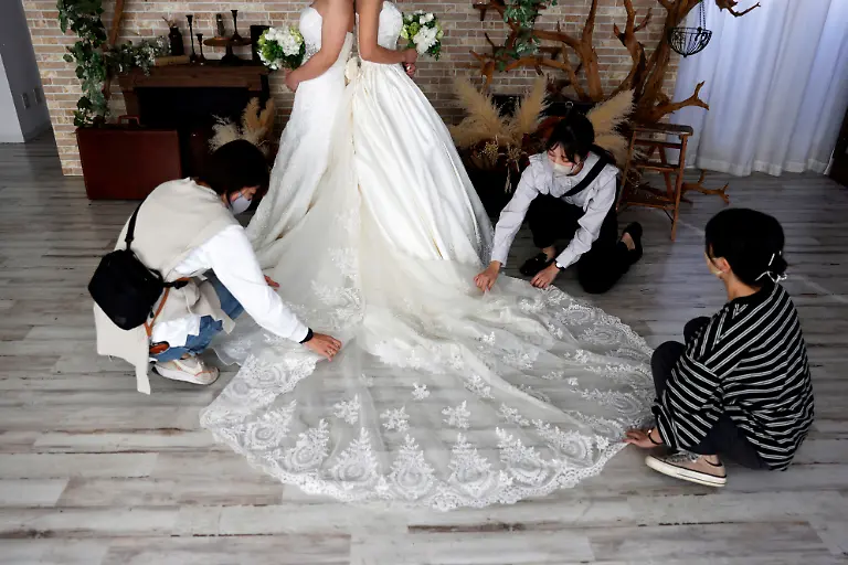 2024-07-08T230102Z-545802015-RC2544AUCULM-RTRMADP-3-JAPAN-LGBT-WEDDINGS