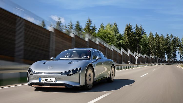 Visionär: Daimler-Vorstandschef Ola Källenius sagte Anfang des Jahres, der Mercedes Vision EQXX zeige, "wie wir uns die Zukunft des Elektroautos vorstellen".