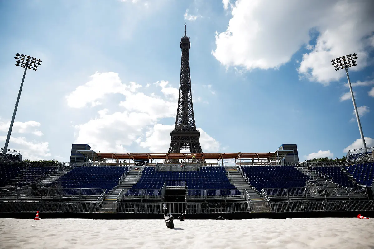 2024-07-08T060129Z-1656163495-RC2FI8ASKSEO-RTRMADP-3-OLYMPICS-2024-BEACHVOLLEYBALL