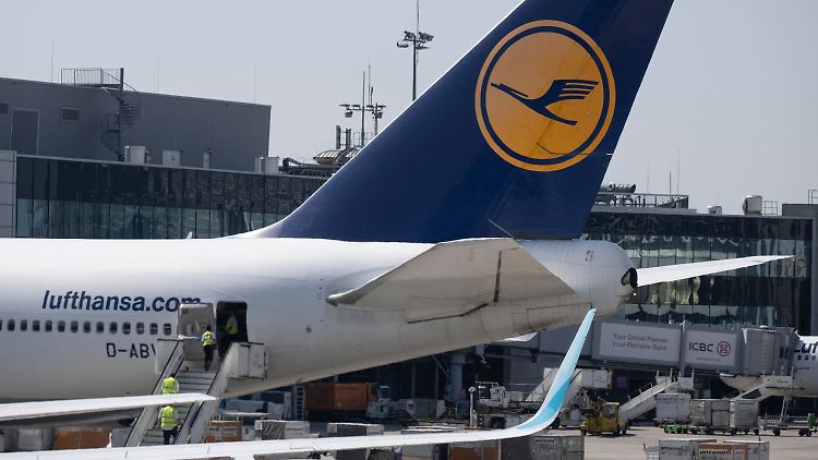 Zum Warnstreik aufgerufen sind Beschäftigte an allen Lufthansa-Standorten.
