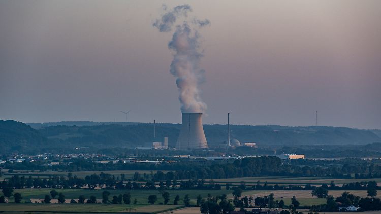 Isar 2 gehört zu den drei verbliebenen Kernkraftwerken, deren Weiterbetrieb zur Diskussion steht.