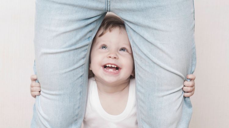 Auch in Sachen Bekanntschaften schauen Kinder  bei ihren Eltern ab.