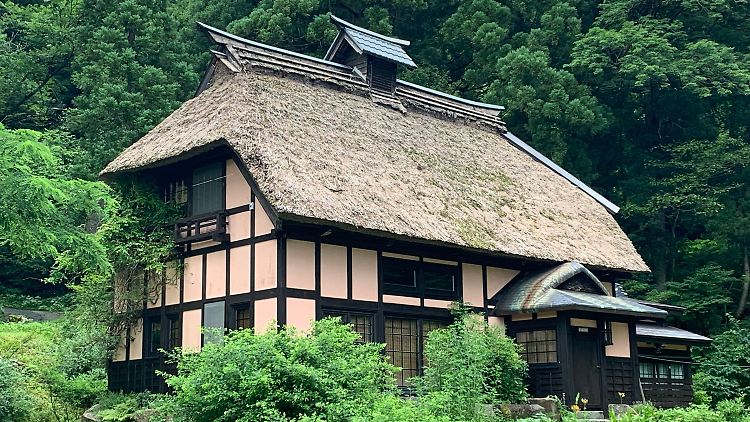 Sein Landhaus in den Bergen der Präfektur Niigata, in dem er gemeinsam mit seiner Frau lebt, hat Architekt Karl Bengs selbst renoviert.