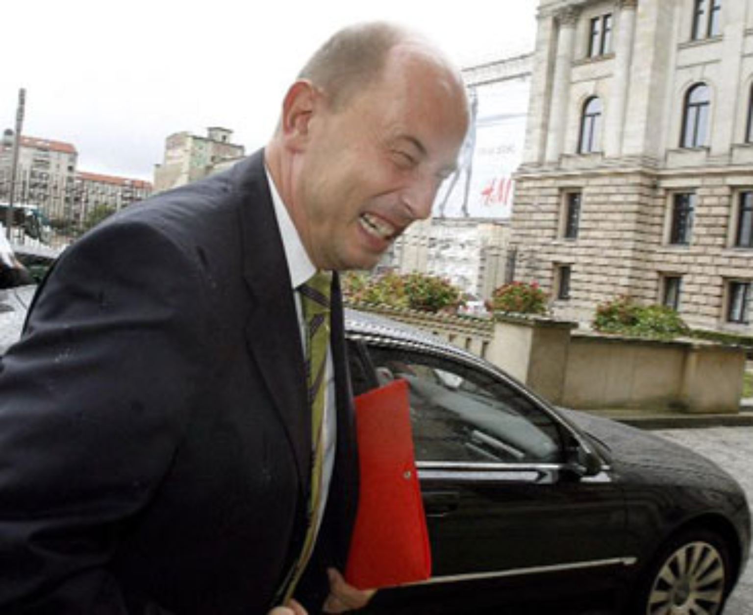 Vorsicht Raser, Drängler, Quartalssäufer! Der Verkehrsminister hat es auf Euch abgesehen!