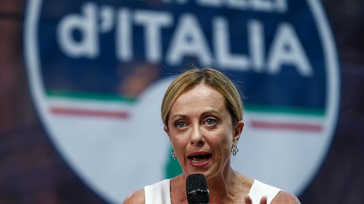 Giorgia Meloni könnte Italiens nächste Regierungschefin werden, ihre Partei führt derzeit in den Umfragen.