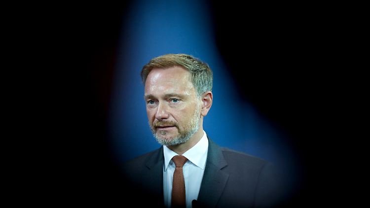 Finanzminister Lindner hat für 2023 den Abbau der kalten Steuerprogression angekündigt.