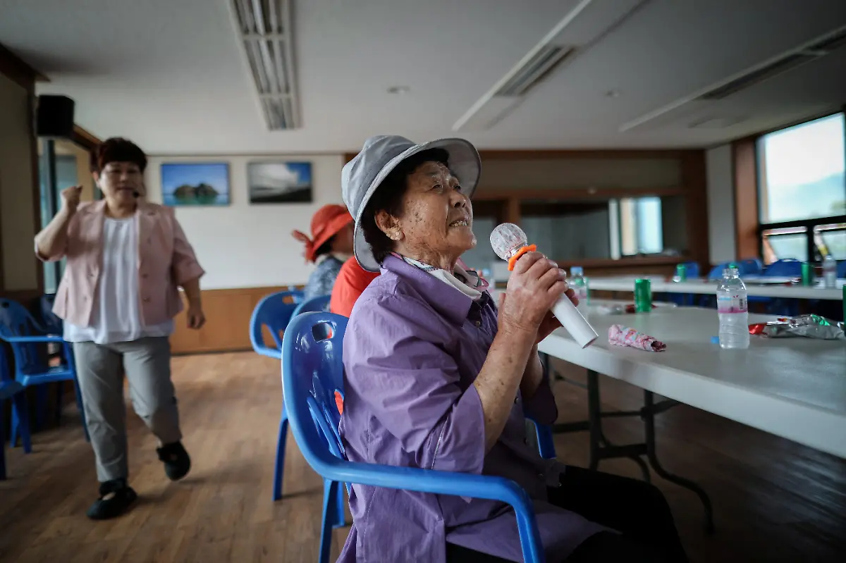 2024-07-01T230048Z-1962088643-RC2HV7AIQZXR-RTRMADP-3-SOUTHKOREA-ISLAND-DEER