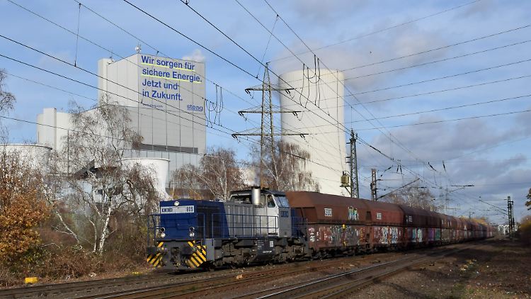 Allein der Essener Stromerzeuger Steag benötigt nach eigener Aussage pro Woche circa 26 Kohle-Züge mit jeweils etwa 2800 Tonnen. (Archivbild)