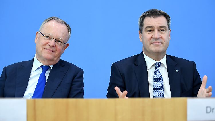 Der eine will Windkraft im Süden, der andere Fracking im Norden: Stephan Weil und Markus Söder. (Archiv)