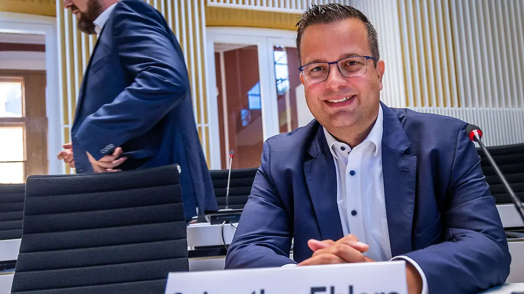 Der-CDU-Politiker-Sebastian-Ehlers-ist-erneut-zum-Stadtpraesidenten-der-Landeshauptstadt-Schwerin-gewaehlt-worden