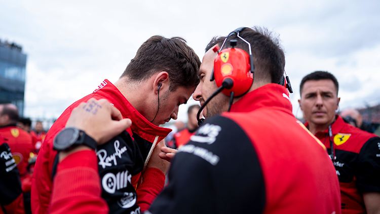 Charles Leclerc (links) muss seine WM-Träume wohl begraben.