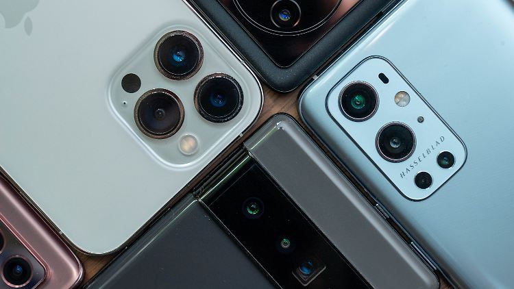 Fast alle Top-Smartphones haben inzwischen mindestens drei Kameras auf der Rückseite.