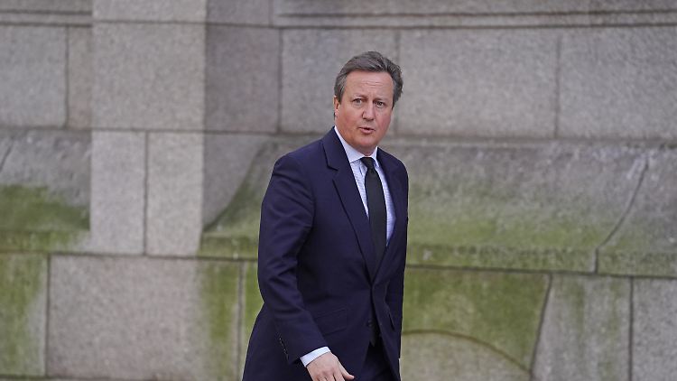 Laut Moskau unterstützt der ehemalige britische Premier, David Cameron, den feindlichen Kurs Londons.