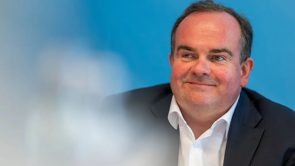 Das-Oktoberfest-2024-wird-fuer-Clemens-Baumgaertner-wohl-das-letzte-als-Wiesnchef-sein-Doch-die-Ambitionen-des-CSU-Politikers-gehen-weiter