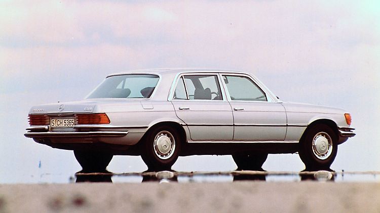 Wegen der Ölkrise von 1973/74 wurde die Einführung des 6.9 auf September 1975 verschoben.