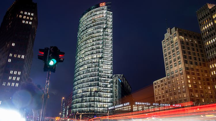 Am Potsdamer Platz in Berlin bleibt der Bahn Tower bald dunkel.