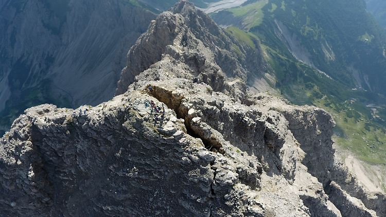 Über den Gipfel des Hochvogels verläuft die Grenze zwischen Österreich und Deutschland.
