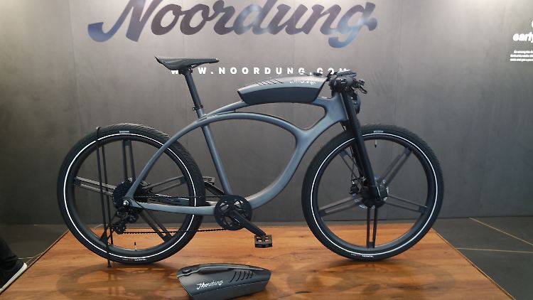 Das E-Bike von Noordung trägt seine Batterie auf dem Oberrohr. Optisch erinnert die Lösung an den Tank eines Motorrads.