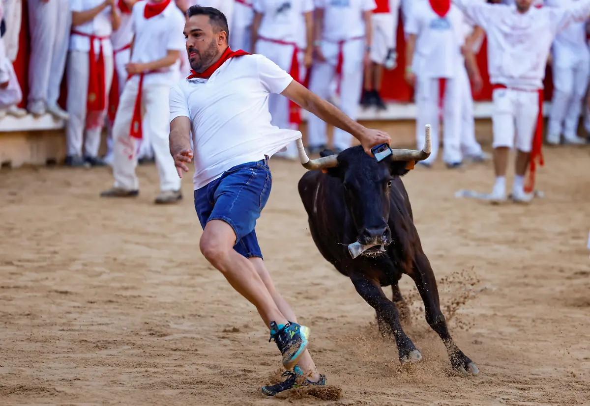 7fa465b5fa64487d785ed106fba92259