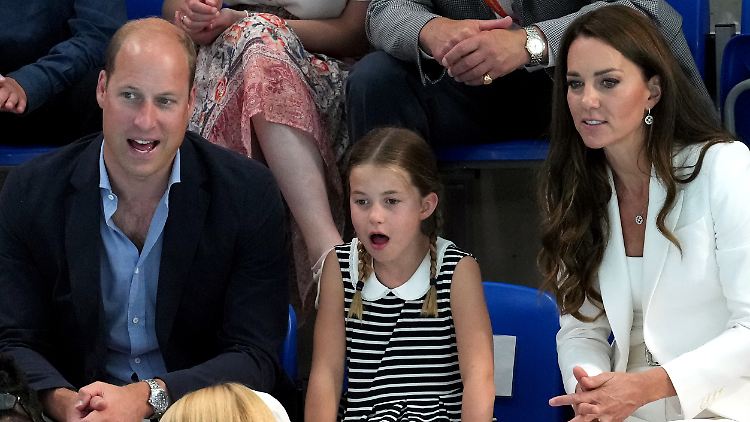 Mittendrin statt nur dabei: Prinzessin Charlotte mit ihren Eltern, Prinz William und Herzogin Kate, bei den Commonwealth Games.