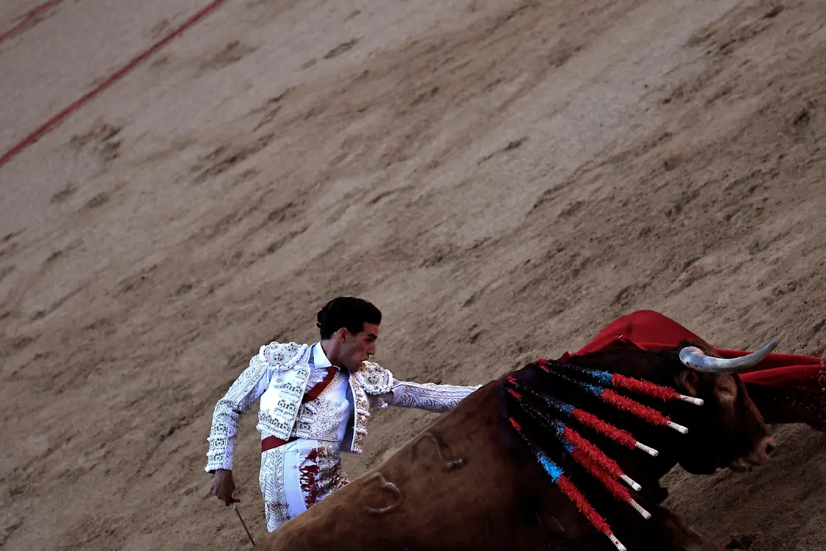 4dee03ceafc027b1518986c84f7d6697