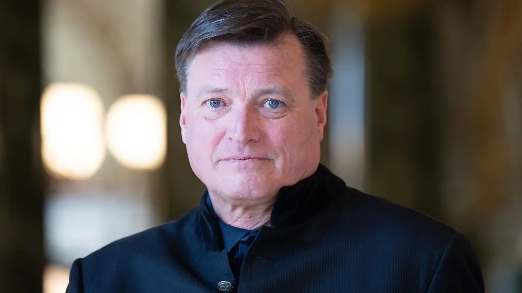 Beim-Auftakt-seiner-letzten-Konzertserie-in-Dresden-wurde-der-65-Jaehrige-in-der-Semperoper-lautstark-wie-ein-Popstar-gefeiert