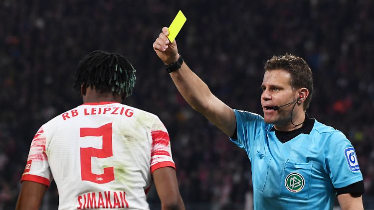 Felix Brych kann sich wie seine Kollegen auf neuen Ärger einstellen.