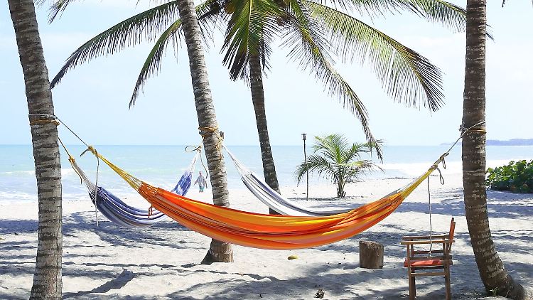 Wochenlang unter Palmen entspannen: Wer unbezahlten Urlaub möchte, ist auf das Einverständnis des Arbeitgebers angewiesen.