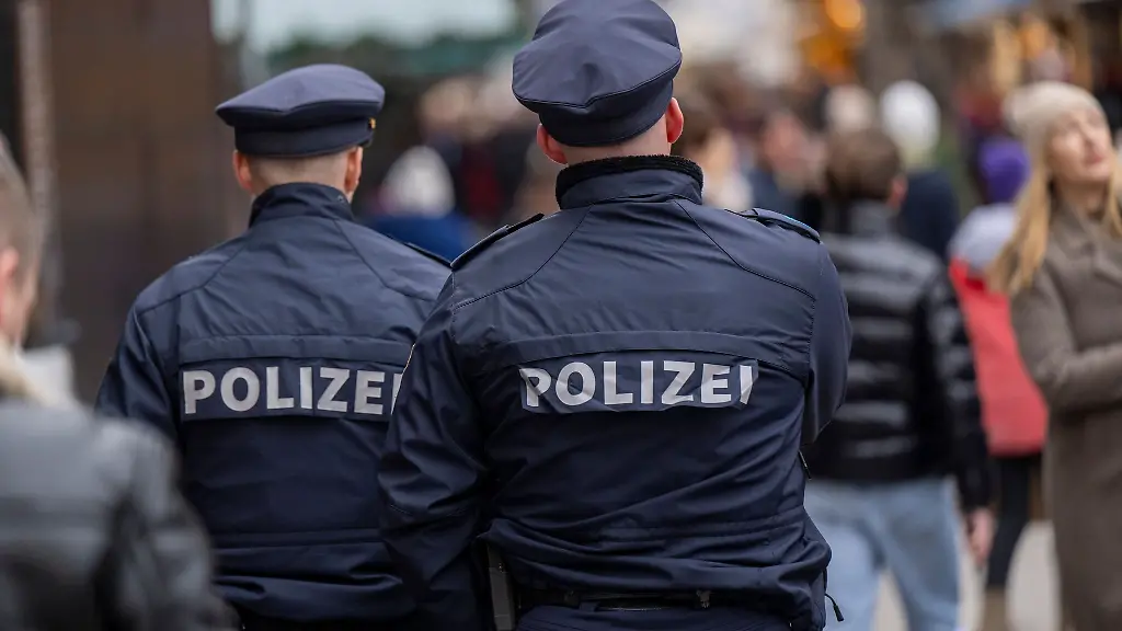 Das-Paerchen-soll-mehrmals-Polizisten-angegriffen-haben