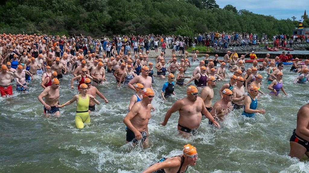 Mehr-als-1-000-Schwimmer-waren-dabei