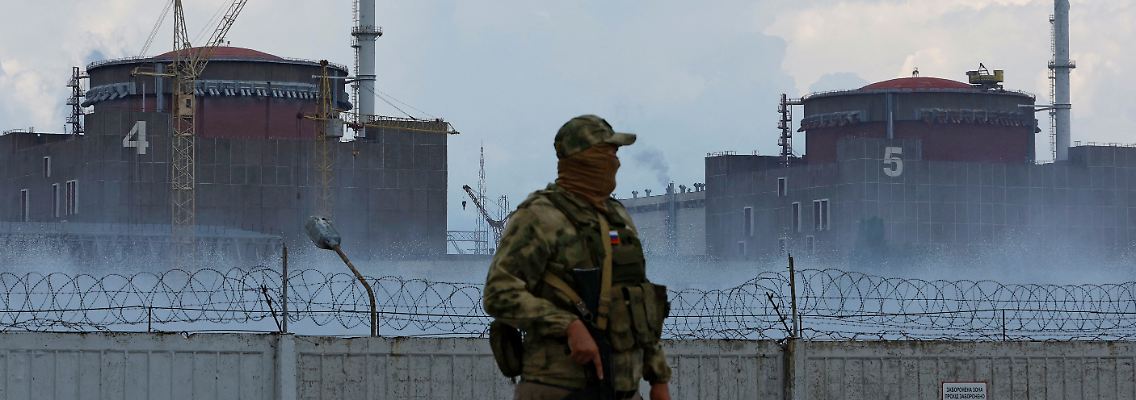 2022-08-05T130304Z_515083249_RC2LPV9MUYER_RTRMADP_3_UKRAINE-CRISIS-ZAPORIZHZHIA-NUCLEAR.JPG