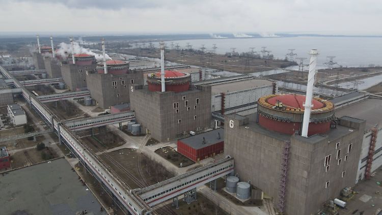 Das größte Atomkraftwerk Europas ist unter russischer Kontrolle. Das Bild zeigt das AKW Saporischschja Anfang März.